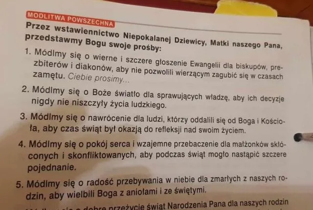 Co to jest modlitwa wiernych i dlaczego jest tak ważna w liturgii katolickiej?
