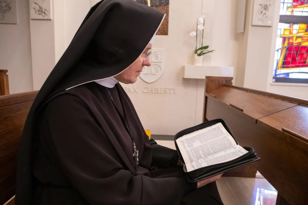 Co święty Benedykt nazywa wrogiem duszy i jak unikać lenistwa